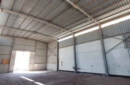 Warehouse - Studio - 4 Bathrooms for rent in Askar - Southern Governorate