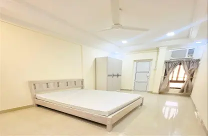 شقة - 2 غرف نوم - 2 حمامات للايجار في توبلي - المحافظة الوسطى