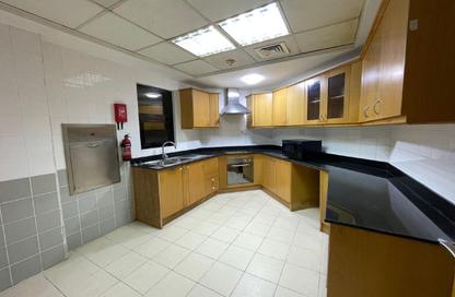 Apartment - 3 Bedrooms - 4 Bathrooms for rent in Manama - Capital Governorate