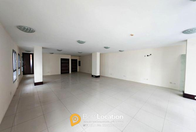 974211 - Property Image 3