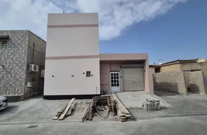 فيلا - 4 غرف نوم - 3 حمامات للبيع في مدينة عيسى - المحافظة الوسطى