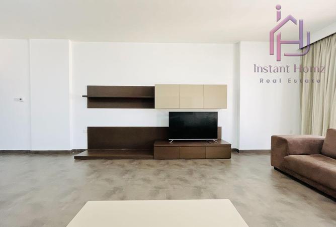 992397 - Property Image 2