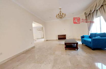 Villa - 4 Bedrooms - 4 Bathrooms for rent in Mahooz - Manama - Capital Governorate