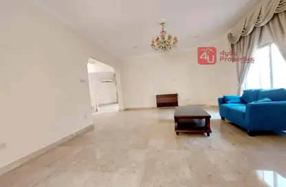 Villa - 4 Bedrooms - 4 Bathrooms for rent in Mahooz - Manama - Capital Governorate