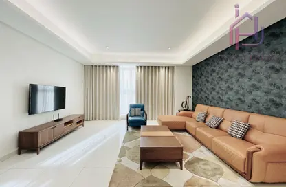 Apartment - 2 Bedrooms - 3 Bathrooms for rent in Al Juffair - Capital Governorate