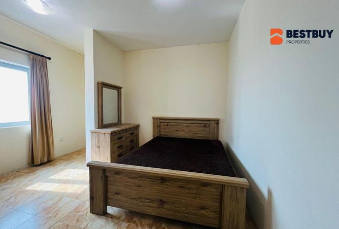 995605 - Property Image 2