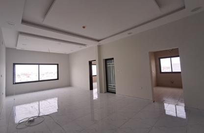Apartment - 2 Bedrooms - 2 Bathrooms for rent in Galali - Muharraq Governorate