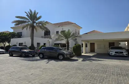 Villa - 4 Bedrooms - 7+ Bathrooms for rent in Janabiya - Northern Governorate