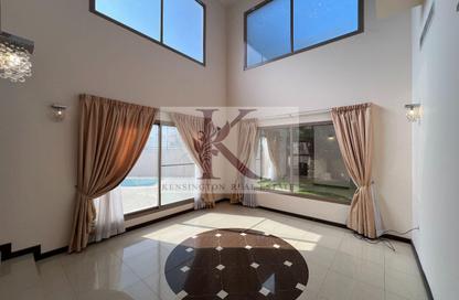 Compound - 5 Bedrooms - 4 Bathrooms for rent in Saar - Northern Governorate