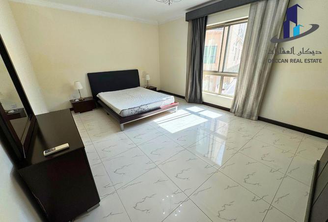 988490 - Property Image 2