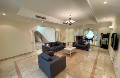 Compound - 3 Bedrooms - 4 Bathrooms for rent in Salihiya - Manama - Capital Governorate