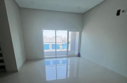 Apartment - 1 Bedroom - 1 Bathroom for rent in Galali - Muharraq Governorate Apartment - 1 Bedroom - 1 Bathroom for rent in Galali - Muharraq Governorate