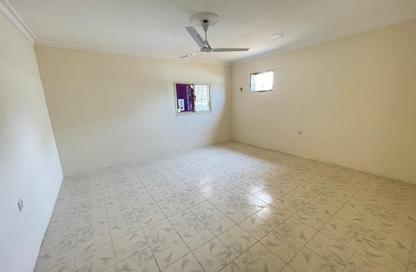 Apartment - 2 Bedrooms - 2 Bathrooms for rent in Um Al Hasam - Manama - Capital Governorate