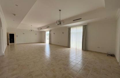 Villa - 4 Bedrooms - 5 Bathrooms for rent in Saar - Northern Governorate