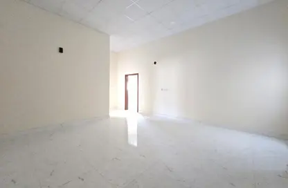 Office Space - 2 Bedrooms - 2 Bathrooms for rent in Manama - Capital Governorate