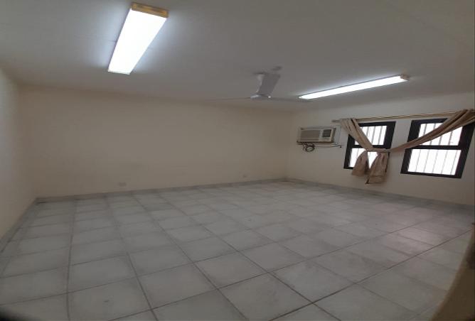 989039 - Property Image 2