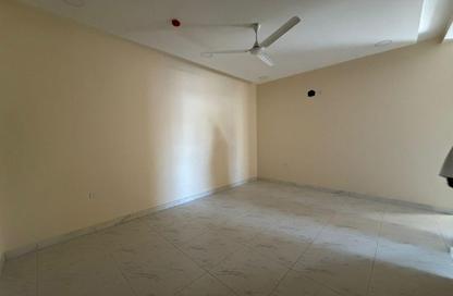 Apartment - 3 Bedrooms - 3 Bathrooms for rent in Jid Ali - Central Governorate