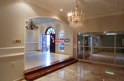 Villa - 5 Bedrooms - 4 Bathrooms for rent in Zinj - Manama - Capital Governorate