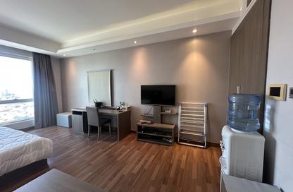 Apartment - Studio - 1 for rent in Sanabis - Manama - Capital Governorate