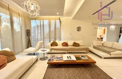 Villa - 5 Bedrooms - 6 Bathrooms for rent in Durrat Al Bahrain - Southern Governorate
