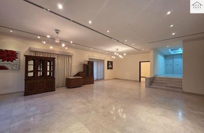 Villa - 4 Bedrooms - 6 Bathrooms for rent in Tubli - Central Governorate
