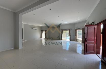 Compound - 3 Bedrooms - 4 Bathrooms for rent in Janabiya - Northern Governorate