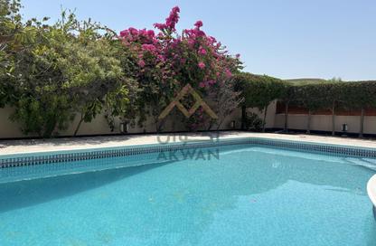 Compound - 3 Bedrooms - 4 Bathrooms for rent in Janabiya - Northern Governorate