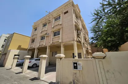 عمارة بالكامل - 4 غرف نوم - 2 حمامات للبيع في المحرق - المحرق