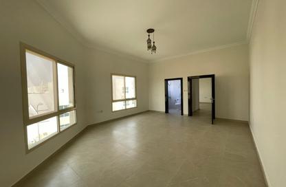 Apartment - 2 Bedrooms - 2 Bathrooms for rent in Shakhura - Northern Governorate