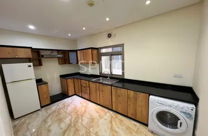 Apartment - 2 Bedrooms - 2 Bathrooms for rent in Seef - Capital Governorate