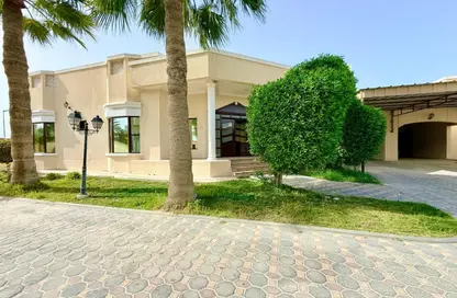 Villa - 4 Bedrooms - 4 Bathrooms for rent in Janabiya - Northern Governorate