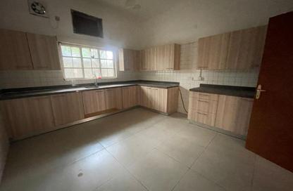 Villa - 4 Bedrooms - 3 Bathrooms for rent in Janabiya - Northern Governorate