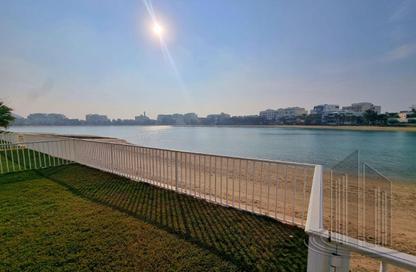 Villa - 4 Bedrooms - 5 Bathrooms for sale in Tala Island - Amwaj Islands - Muharraq Governorate