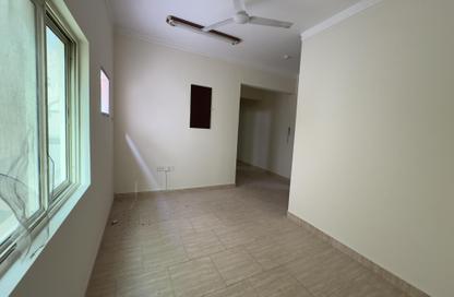 Apartment - 2 Bedrooms - 2 Bathrooms for rent in Jid Ali - Central Governorate