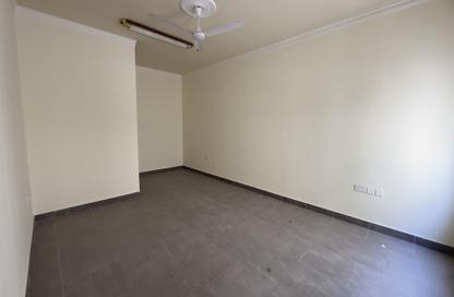 Apartment - 2 Bedrooms - 2 Bathrooms for rent in Jid Ali - Central Governorate