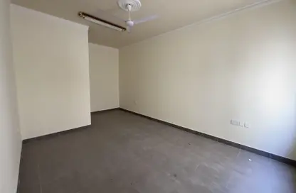 Apartment - 2 Bedrooms - 2 Bathrooms for rent in Jid Ali - Central Governorate