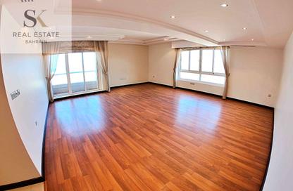 Apartment - 4 Bedrooms - 6 Bathrooms for rent in Abraj Al Lulu - Manama - Capital Governorate