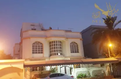 Villa - 6 Bedrooms - 7 Bathrooms for sale in Zinj - Manama - Capital Governorate