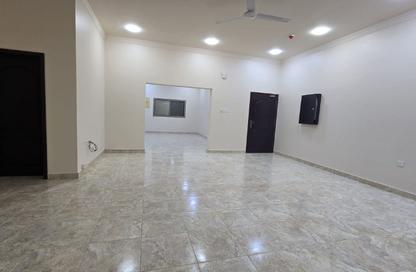 Office Space - Studio - 2 for rent in Sanabis - Manama - Capital Governorate