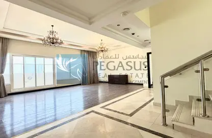 شقة - 5 غرف نوم - 6 حمامات للايجار في أبراج اللولو - المنامة - محافظة العاصمة شقة - 5 غرف نوم - 6 حمامات للايجار في أبراج اللولو - المنامة - محافظة العاصمة