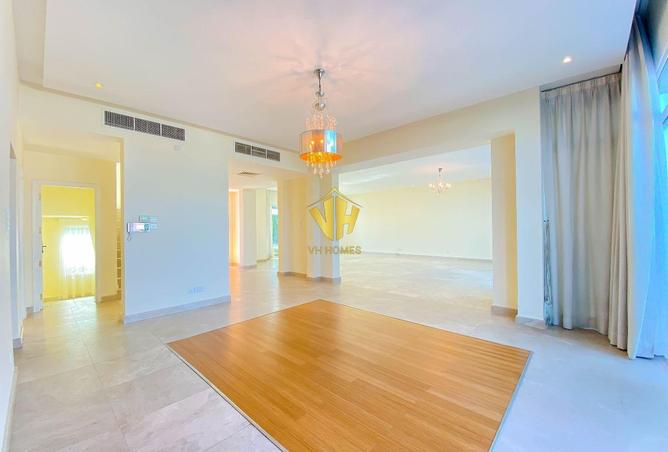 52142400 - Property Image 2