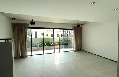 شقة - 2 غرف نوم - 3 حمامات للايجار في مدينة المرسى - أمواج - المحرق