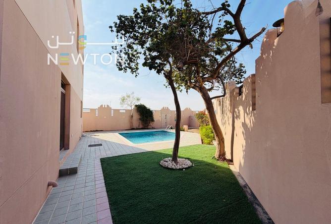 989353 - Property Image 2