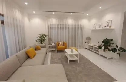 Villa - 4 Bedrooms - 5 Bathrooms for rent in Saar - Northern Governorate