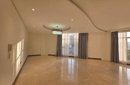 عمارة بالكامل - 7+ - 7+ للبيع في أمواج - المحرق