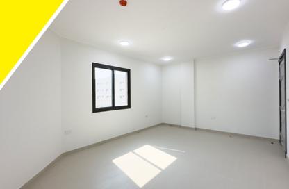 Whole Building - 7+ Bedrooms - 7+ Bathrooms for rent in Tubli - Central Governorate