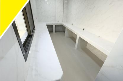 Whole Building - 7+ Bedrooms - 7+ Bathrooms for rent in Tubli - Central Governorate