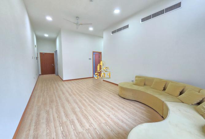 1003098 - Property Image 2