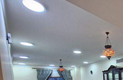 Apartment - 2 Bedrooms - 3 Bathrooms for rent in Busaiteen - Muharraq Governorate