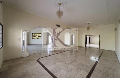 Compound - 4 Bedrooms - 4 Bathrooms for rent in Saar - Northern Governorate